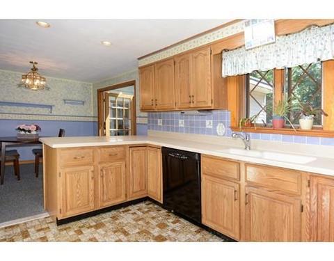 4 Auburn St, Danvers, MA 01923 photo 9