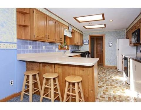 4 Auburn St, Danvers, MA 01923 photo 8