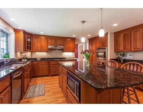 100 Windsor Rd, Needham, MA 02492 photo 5