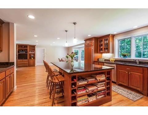 100 Windsor Rd, Needham, MA 02492 photo 6
