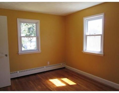 23 Bourne St, Worcester, MA 01606 photo 11