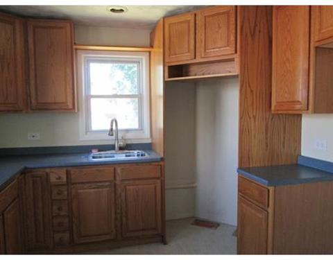 23 Bourne St, Worcester, MA 01606 photo 3