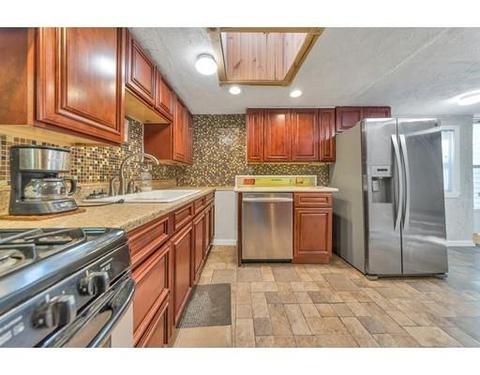 115 Edgemere Rd, Springfield, MA 01119 photo 6
