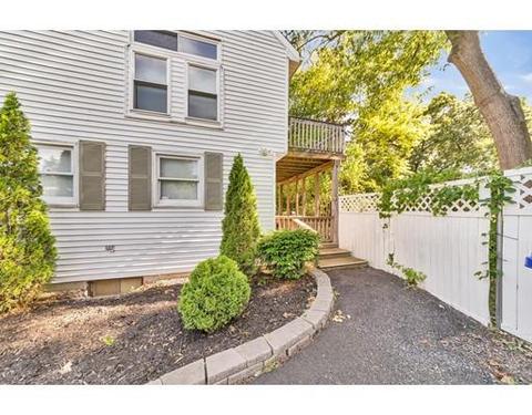 115 Edgemere Rd, Springfield, MA 01119 photo 4