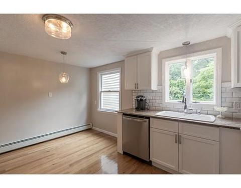 131 Harkness Ave, Springfield, MA 01118 photo 8