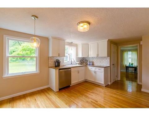 131 Harkness Ave, Springfield, MA 01118 photo 7