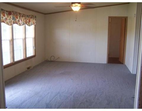 585 E River St, Orange, MA 01364 photo 7