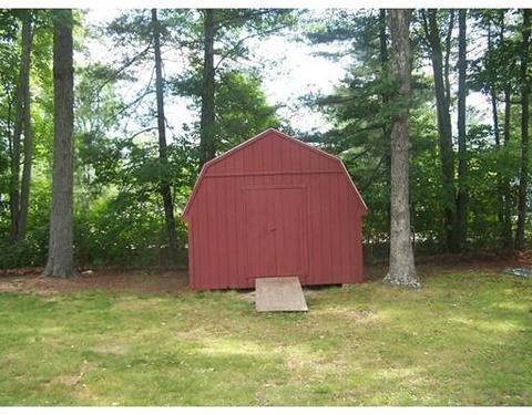585 E River St, Orange, MA 01364 photo 5