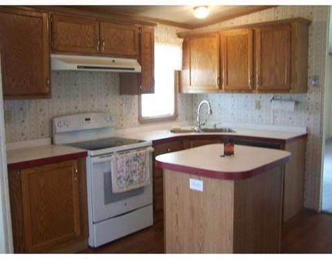 585 E River St, Orange, MA 01364 photo 8