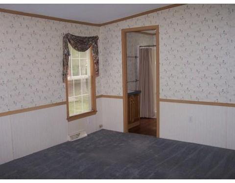585 E River St, Orange, MA 01364 photo 15