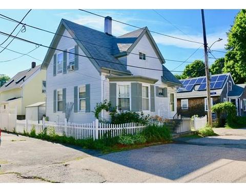 8 Sylvan St, Gloucester, MA 01930 photo 2