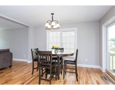 37 Howes St, Springfield, MA 01118 photo 7