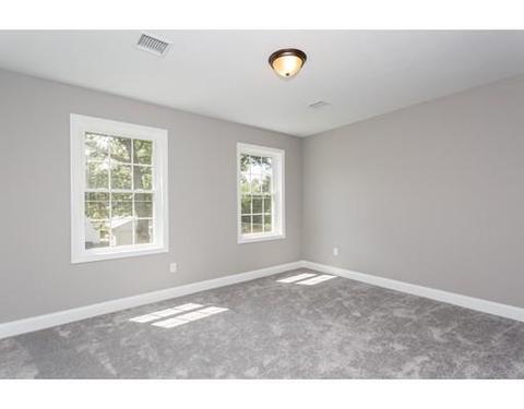 37 Howes St, Springfield, MA 01118 photo 17