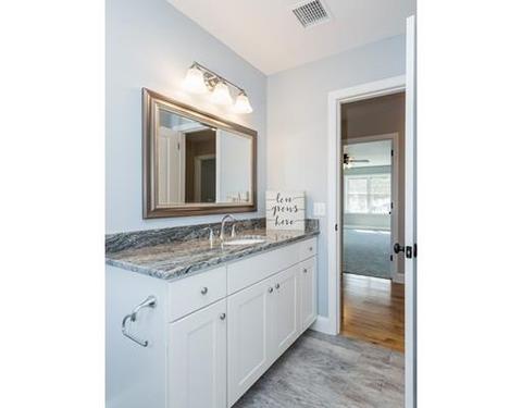 37 Howes St, Springfield, MA 01118 photo 23