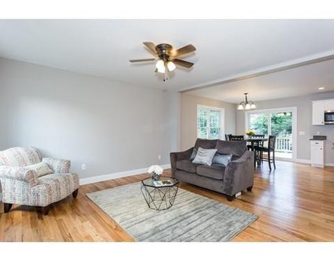 37 Howes St, Springfield, MA 01118 photo 9
