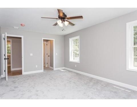 37 Howes St, Springfield, MA 01118 photo 13