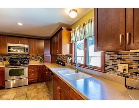 15 Kane Dr, Chicopee, MA 01013 photo 4