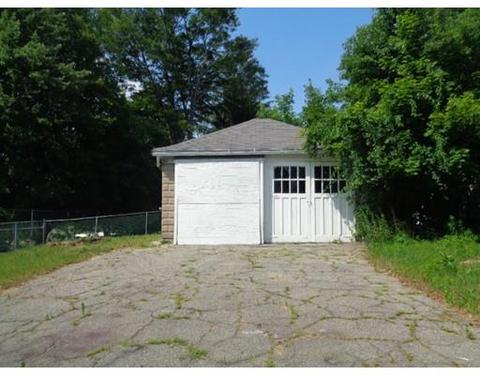 13 Monroe St, Ware, MA 01082 photo 3