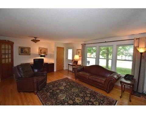 4 Gross Ln, Easthampton, MA 01027 photo 11