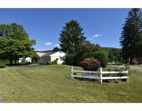 4 Gross Ln, Easthampton, MA 01027 photo 3