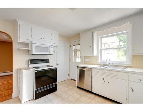 16 Wheeler Ave, Worcester, MA 01609 photo 9