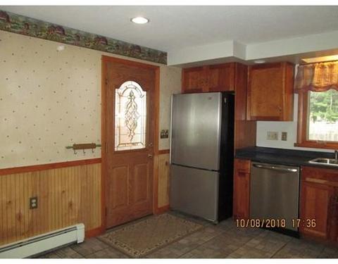 15 Mathieu Dr, Chicopee, MA 01020 photo 3