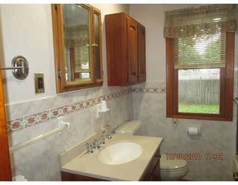 15 Mathieu Dr, Chicopee, MA 01020 photo 10