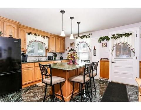 26 Walter St, Fall River, MA 02724 photo 4