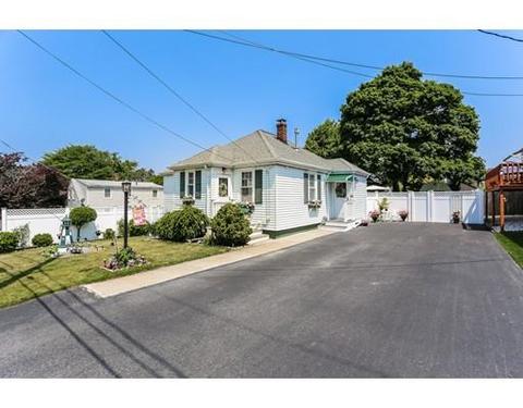 26 Walter St, Fall River, MA 02724 photo 3