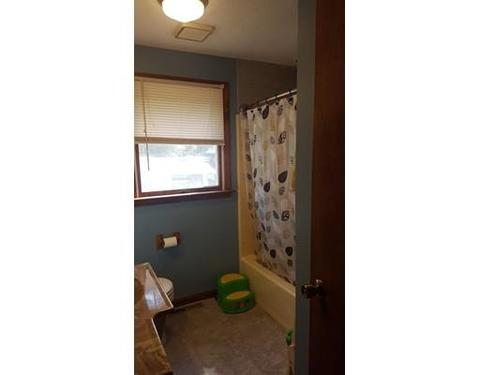 62 Clark St, Chicopee, MA 01013 photo 8