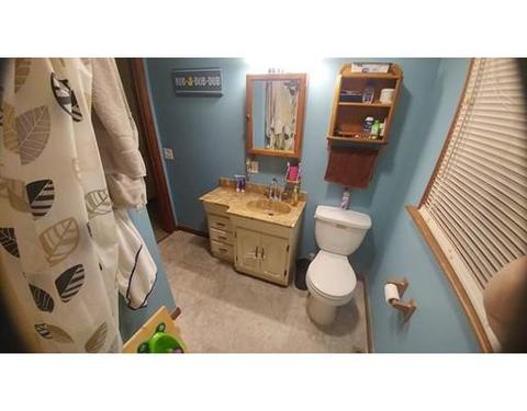 62 Clark St, Chicopee, MA 01013 photo 9