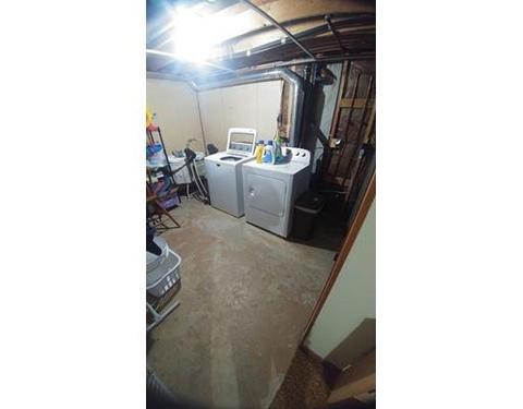 62 Clark St, Chicopee, MA 01013 photo 14