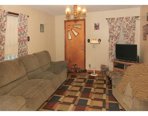 152 Kendall St, Chicopee, MA 01020 photo 3