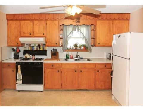 152 Kendall St, Chicopee, MA 01020 photo 4