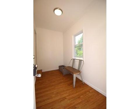 105 Cherokee Dr, Springfield, MA 01109 photo 6