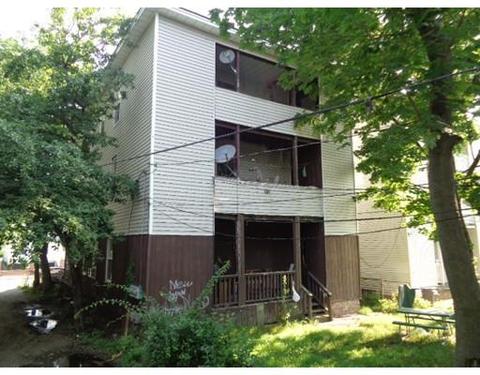 9 Townsend St, Worcester, MA 01609 photo 3