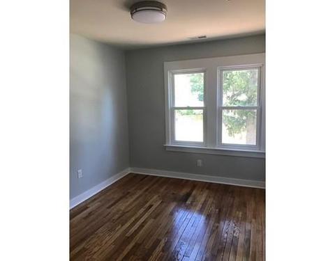 114 Corona St, Springfield, MA 01104 photo 4