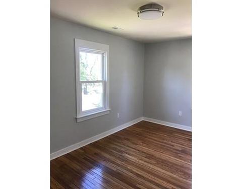 114 Corona St, Springfield, MA 01104 photo 5