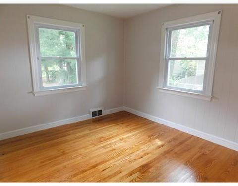 165 Mccarthy Ave, Chicopee, MA 01020 photo 13