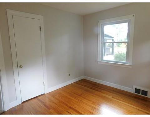 165 Mccarthy Ave, Chicopee, MA 01020 photo 14