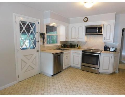 165 Mccarthy Ave, Chicopee, MA 01020 photo 6