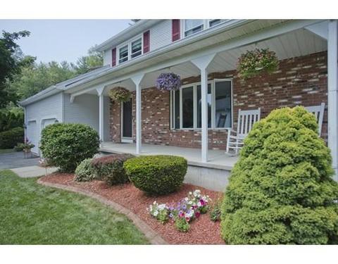 97 Calley St, Springfield, MA 01129 photo 2