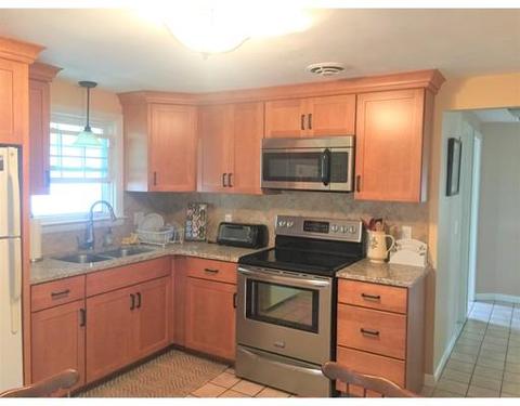 305 El Paso St, Springfield, MA 01104 photo 2