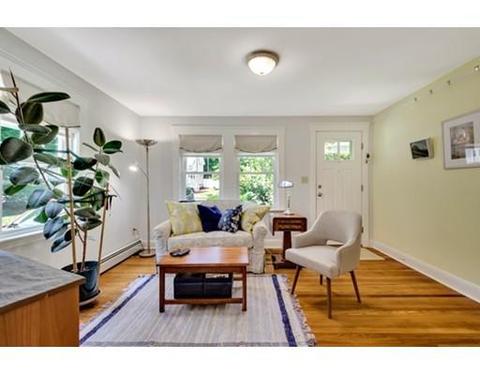 20 Willow St, Reading, MA 01867 photo 1