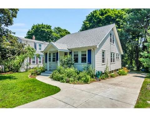 20 Willow St, Reading, MA 01867 photo 5
