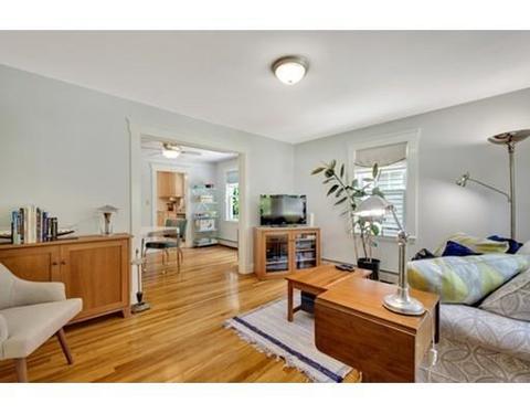 20 Willow St, Reading, MA 01867 photo 3