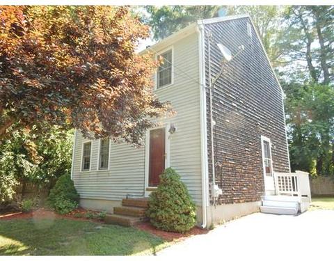 17 Upton St, Halifax, MA 02338 photo 4