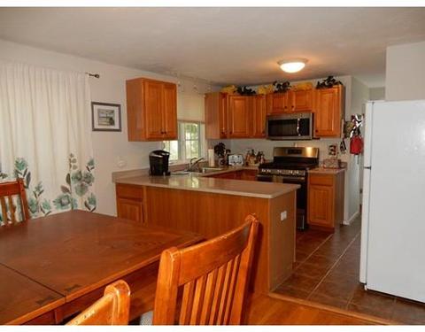 17 Upton St, Halifax, MA 02338 photo 11