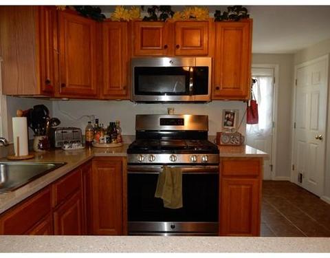 17 Upton St, Halifax, MA 02338 photo 8