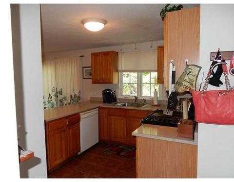 17 Upton St, Halifax, MA 02338 photo 7